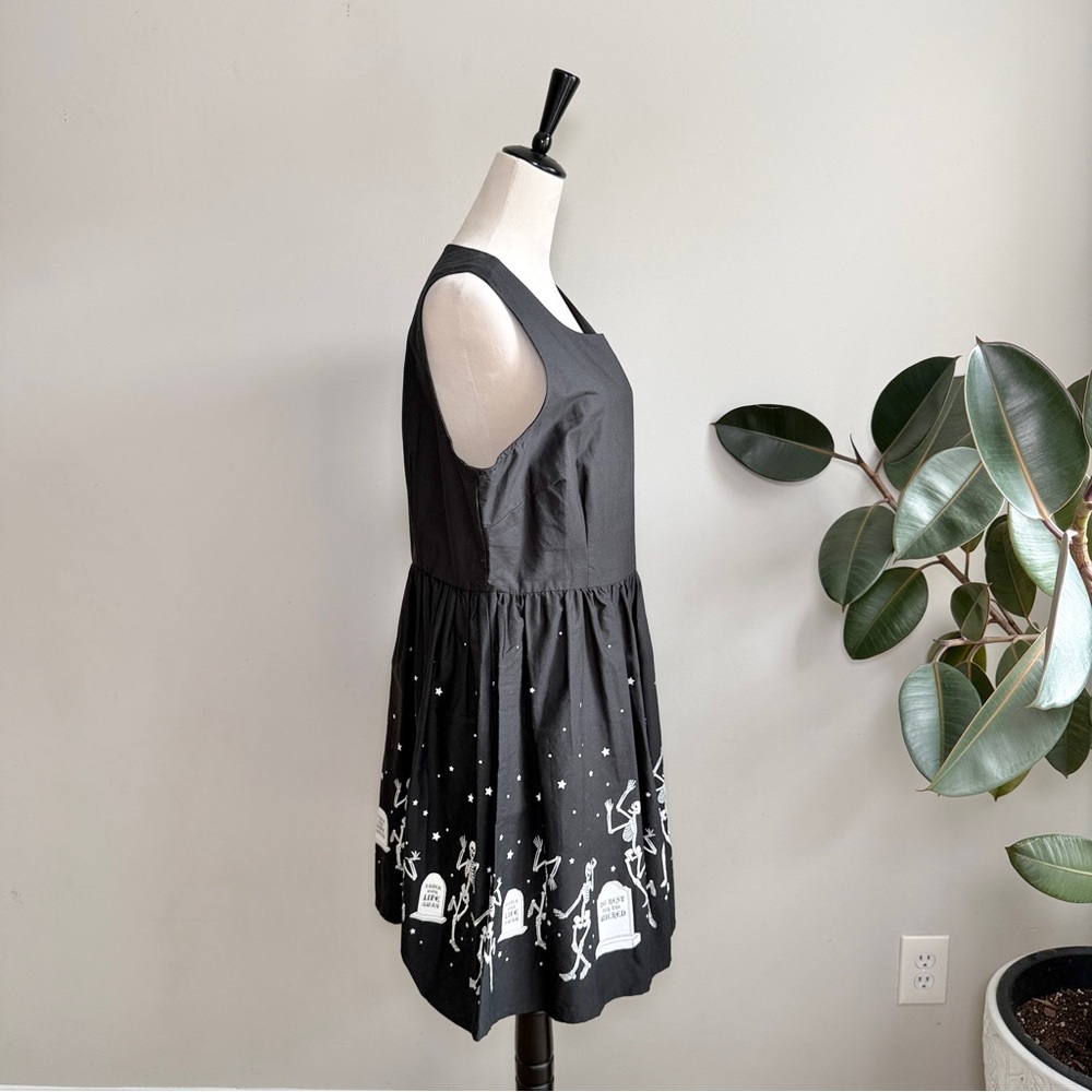 ModCloth x Black Friday Groovin' Graveyard A-Line Dress 16 - Picture 5 of 9